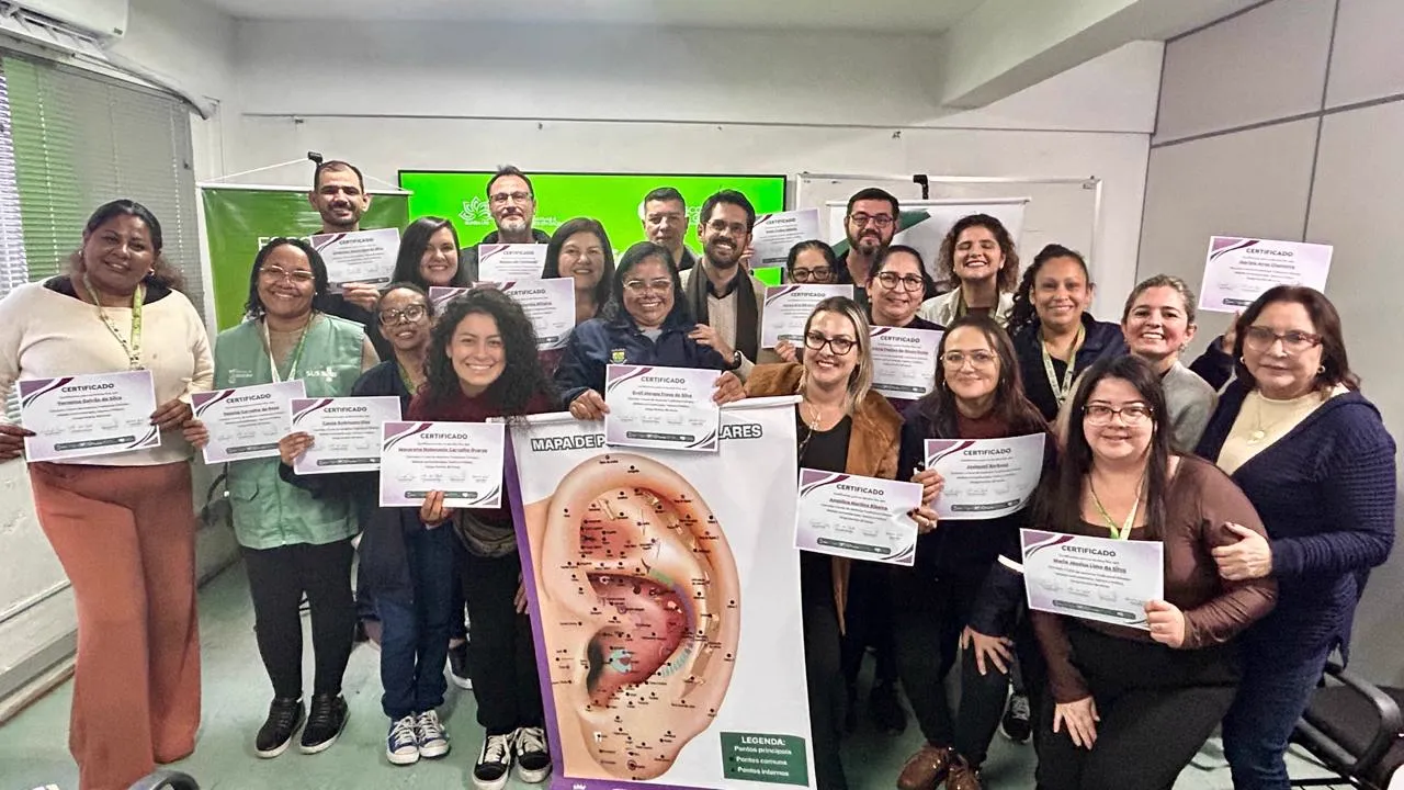 Turma de auriculoterapia com certificados